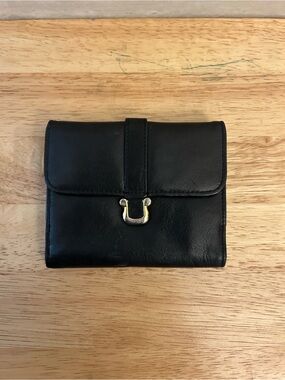Vintage smooth black leather bifold wallet from Talbot